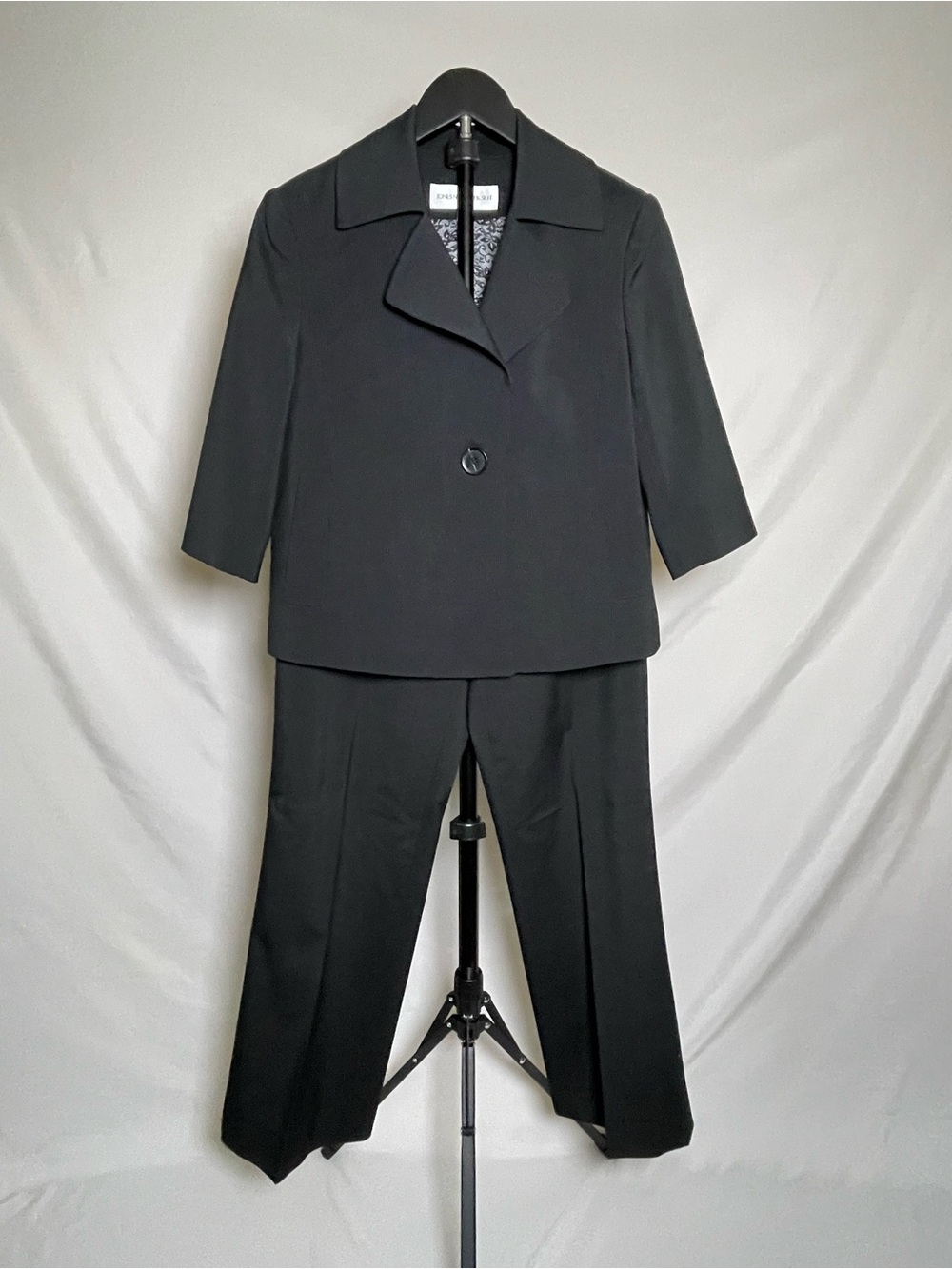 Jones New York Black Pin Striped Women's Two-Piece Suit Blazer & Pants